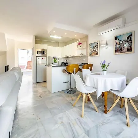 Apartment 97-townhouse With Roof Terrace & Views,
