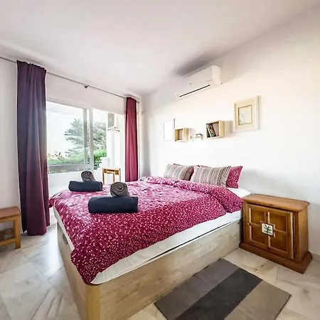 97-townhouse With Roof Terrace & Views, Apartment Marbella